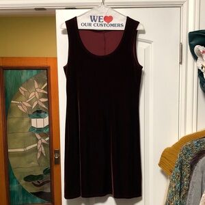 M Burgundy Velvet Dress Mini Sleeveless Holiday Merlot Wine Simple Minimalist